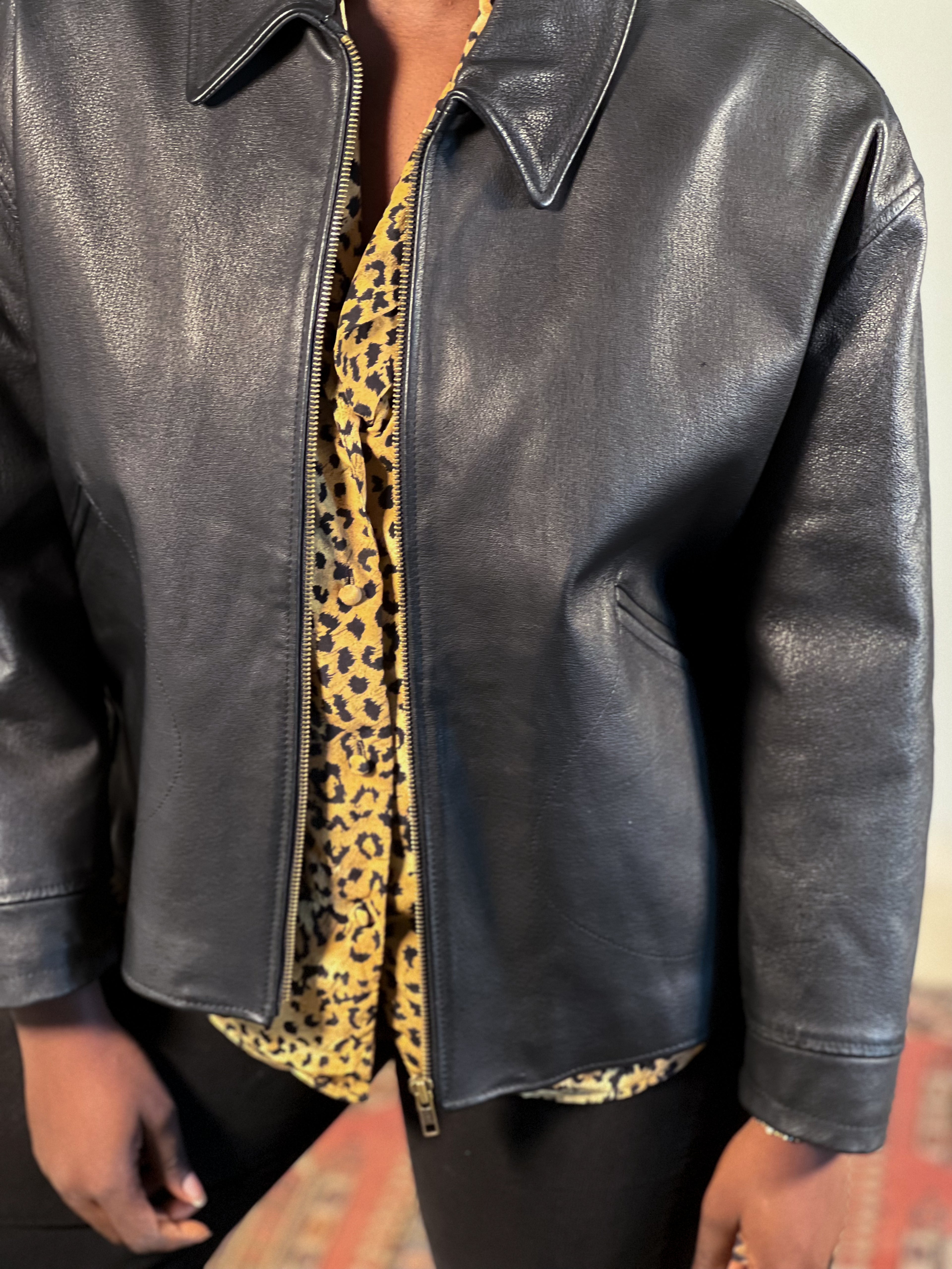 Veste en cuir carrée