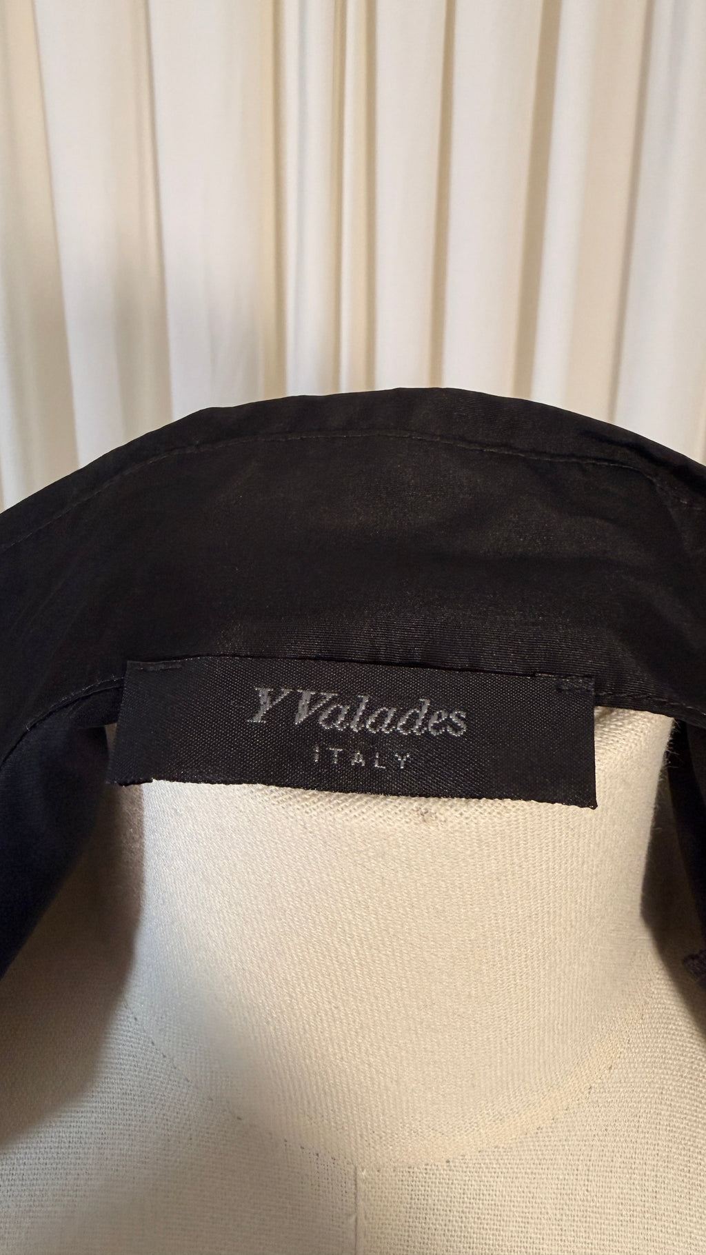 Blouse vintage en soie noire [XS]