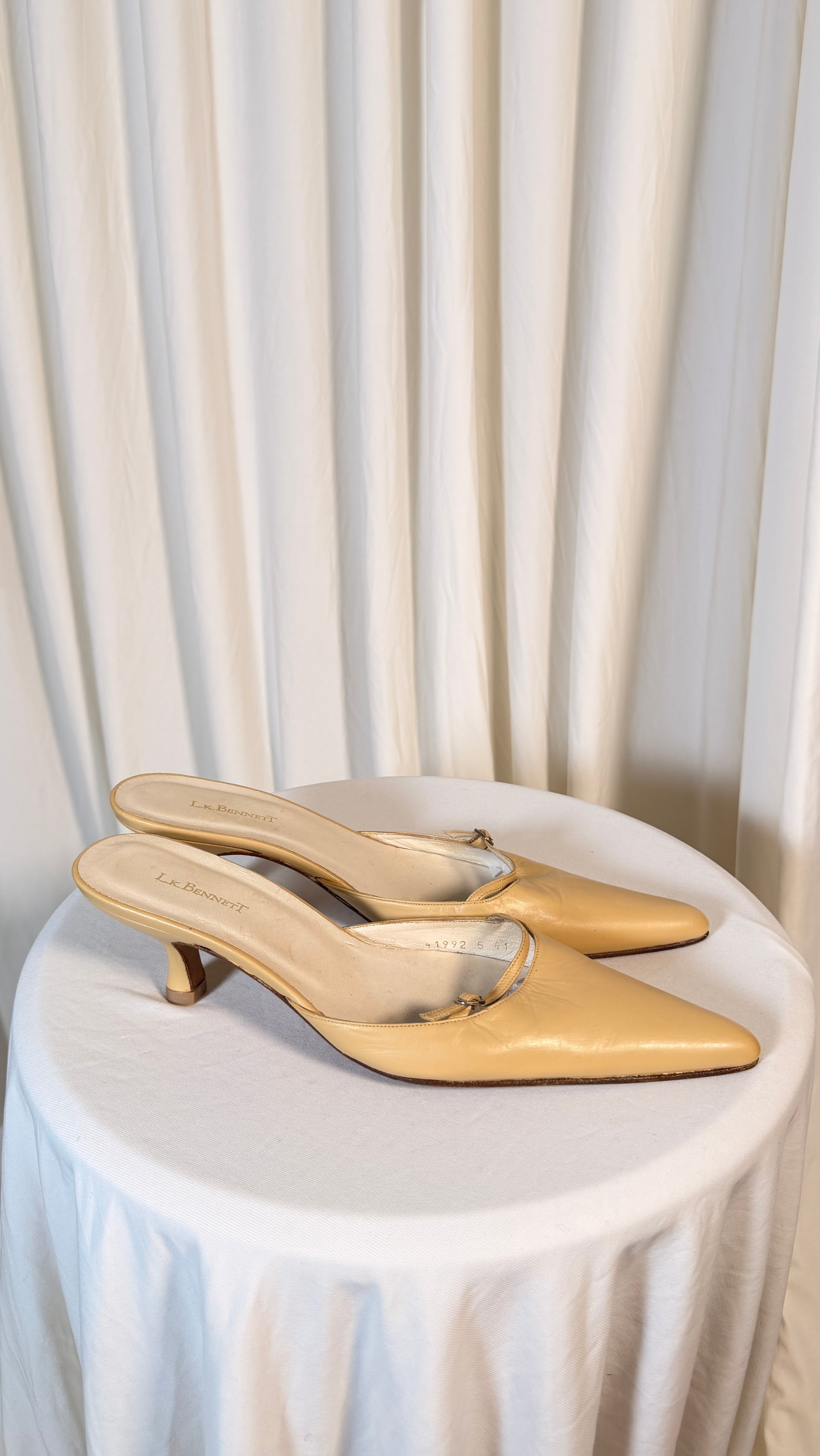 Escarpins vintage L.K.Bennett en cuir crème [41]