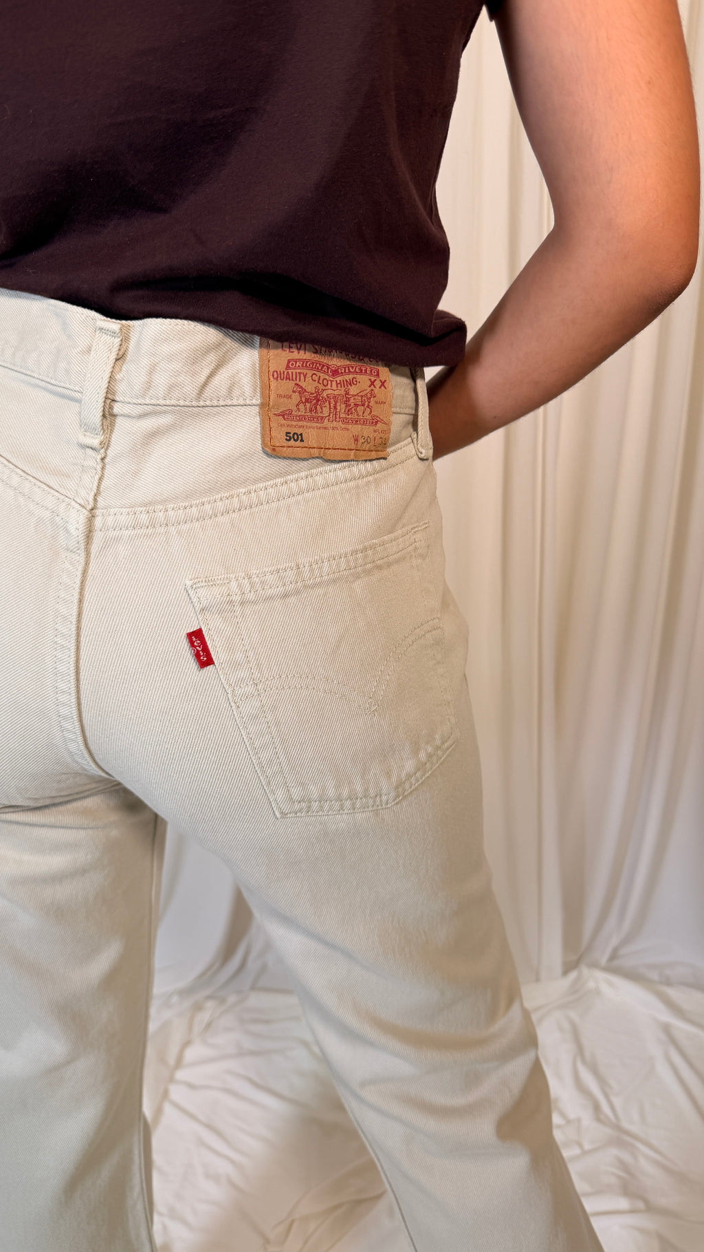 Cream Levi’s 501  Jeans [36]