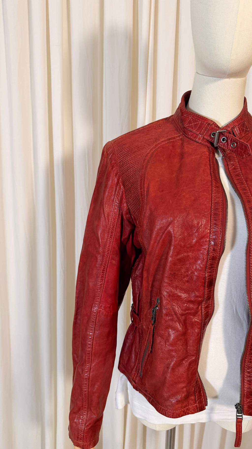Blouson de moto en cuir rouge [XL]