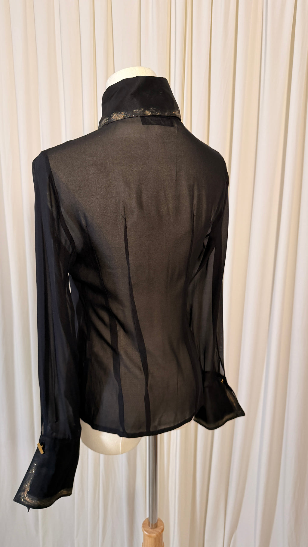 Blouse vintage en soie noire [XS]