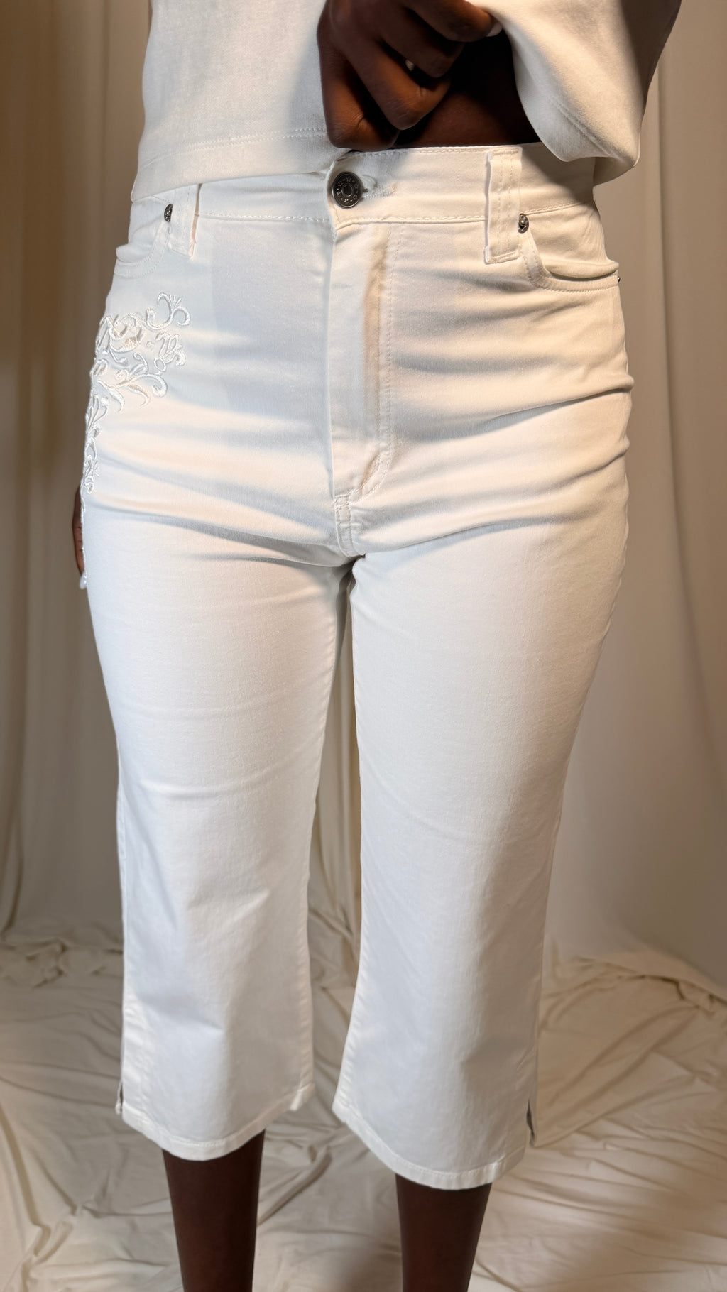 Vintage White Capri [38]