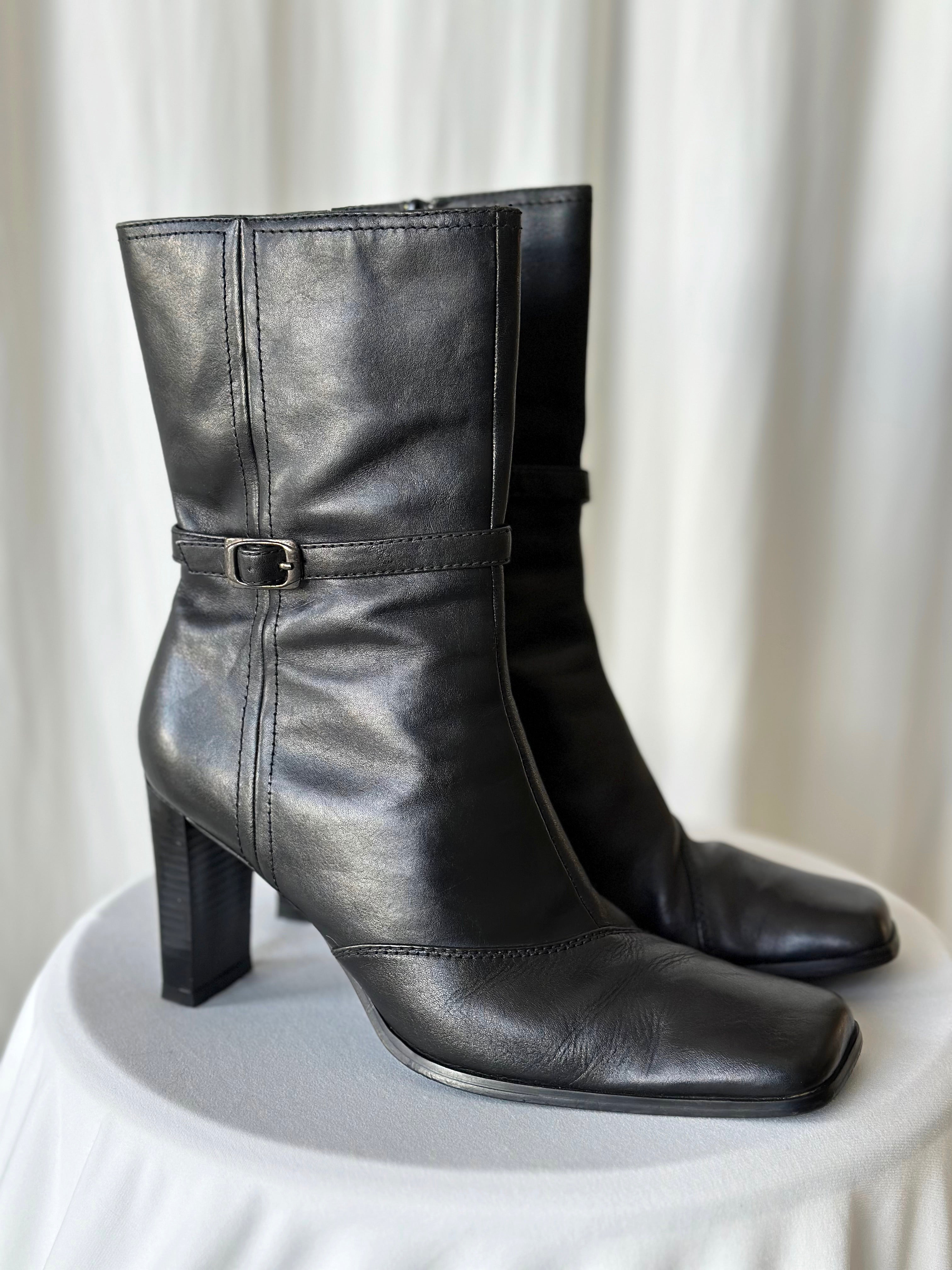 90’s Black Boots [41]