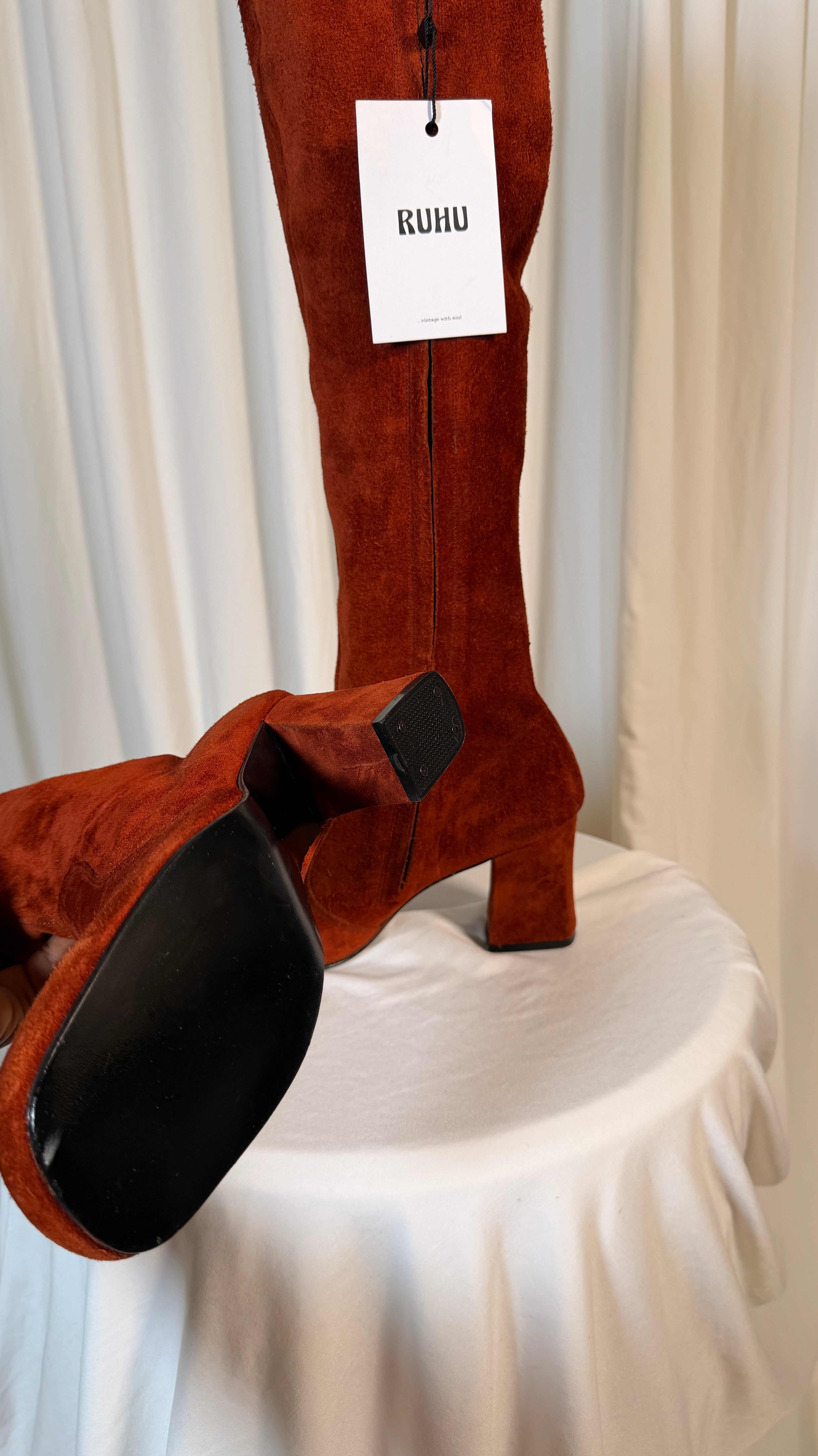 70s Suede Boots [37]