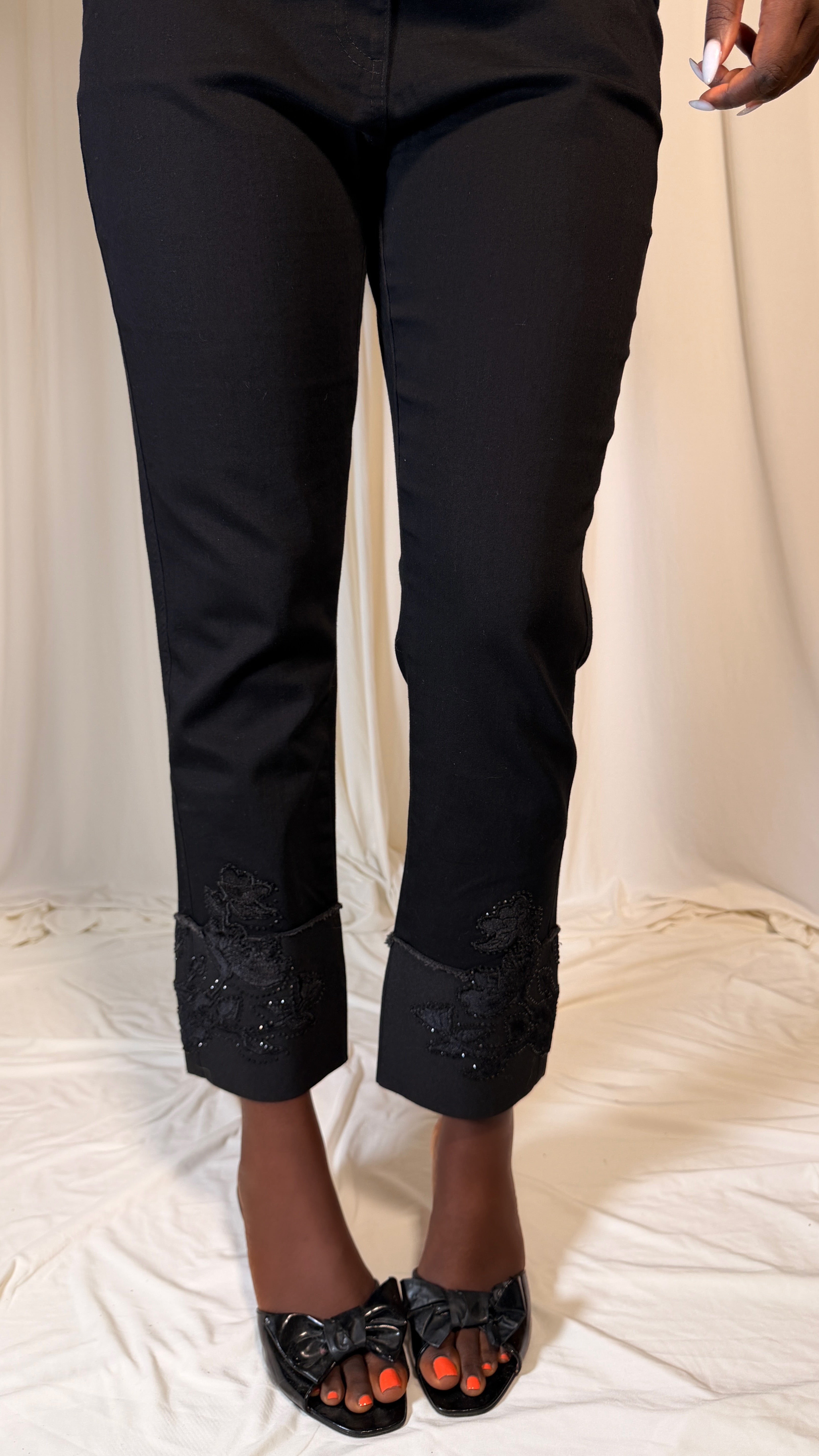 Black Capri Trousers [42]