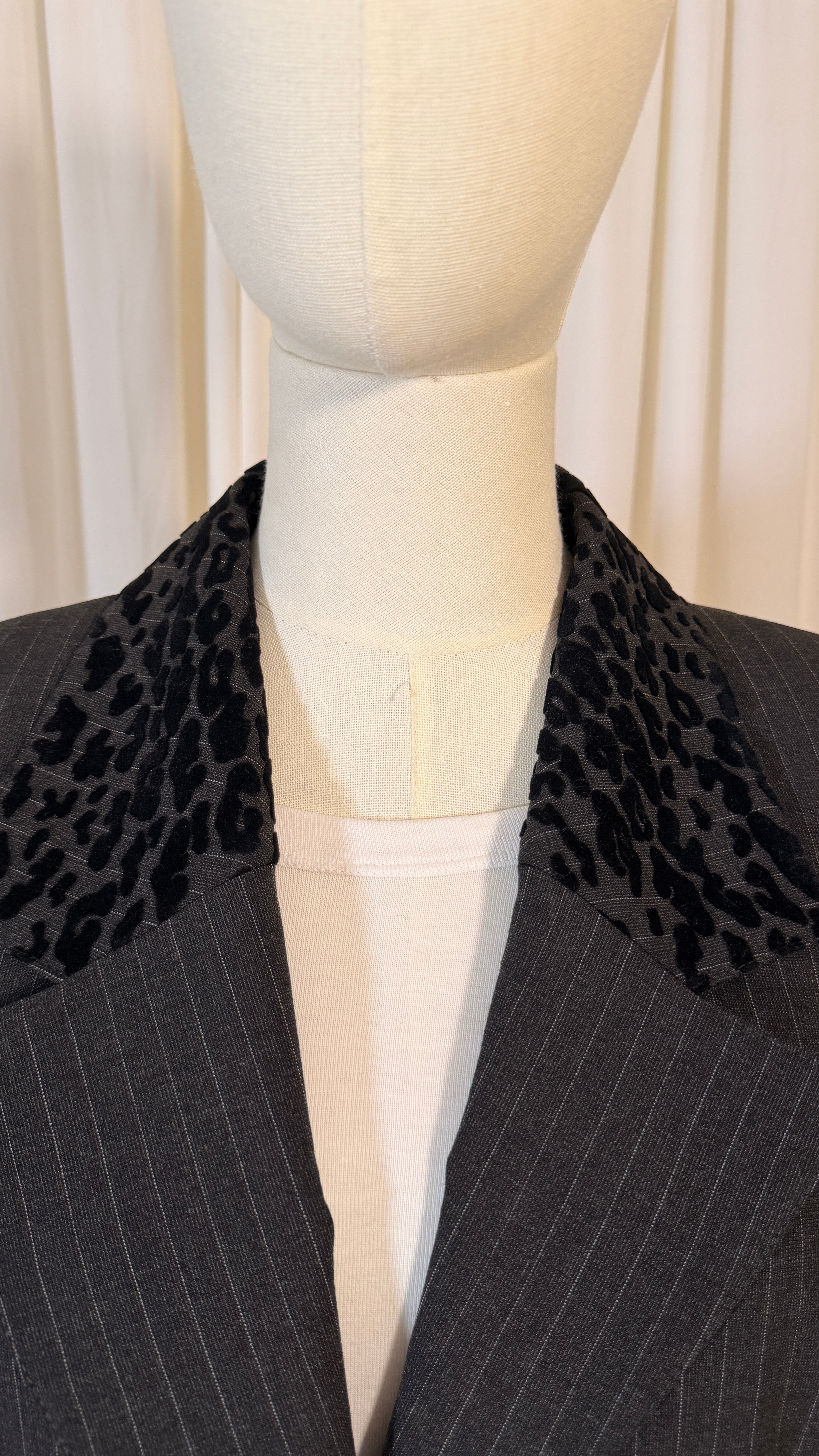 Vintage Dark Grey Suit [M]