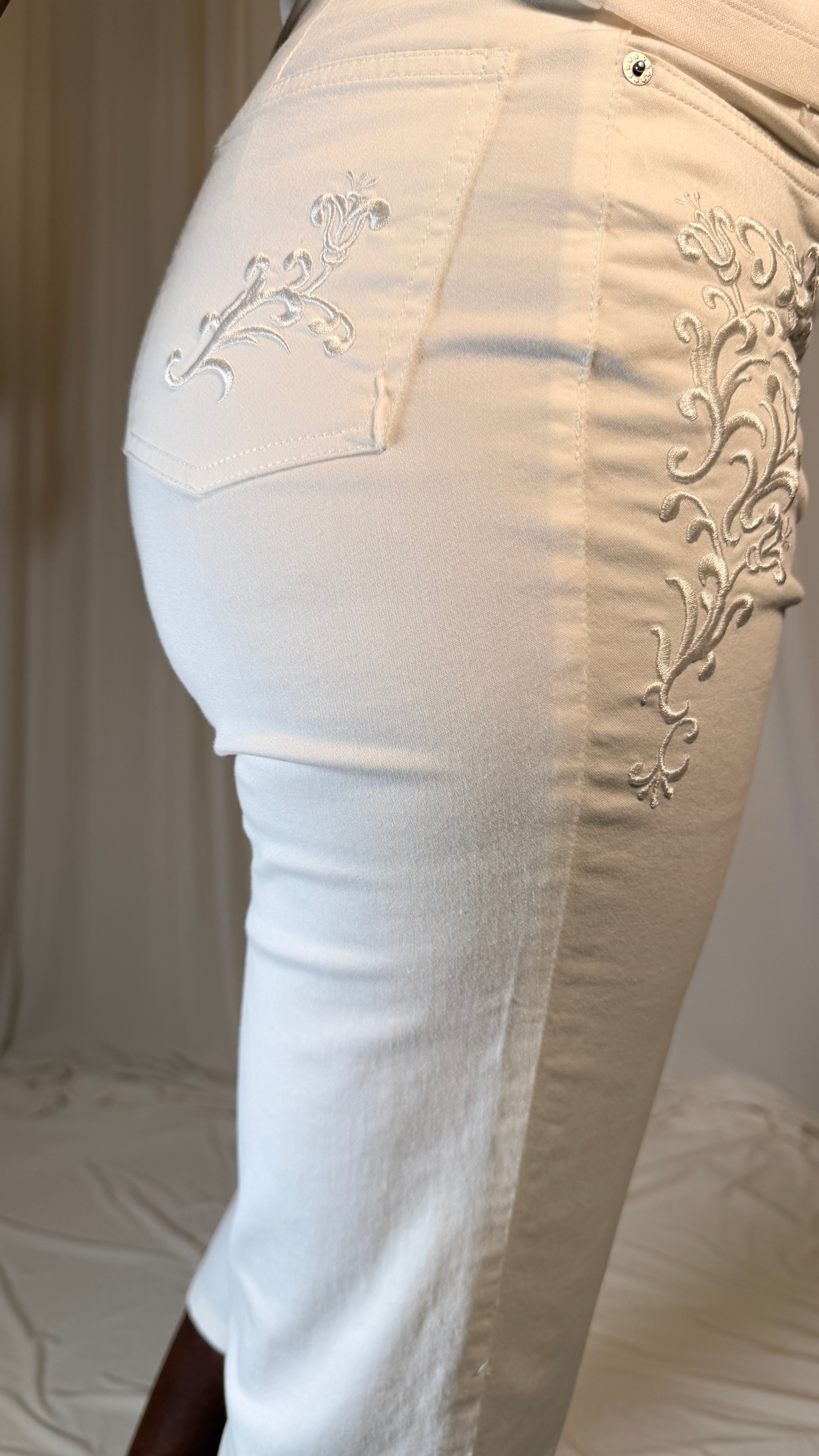 Vintage White Capri [38]