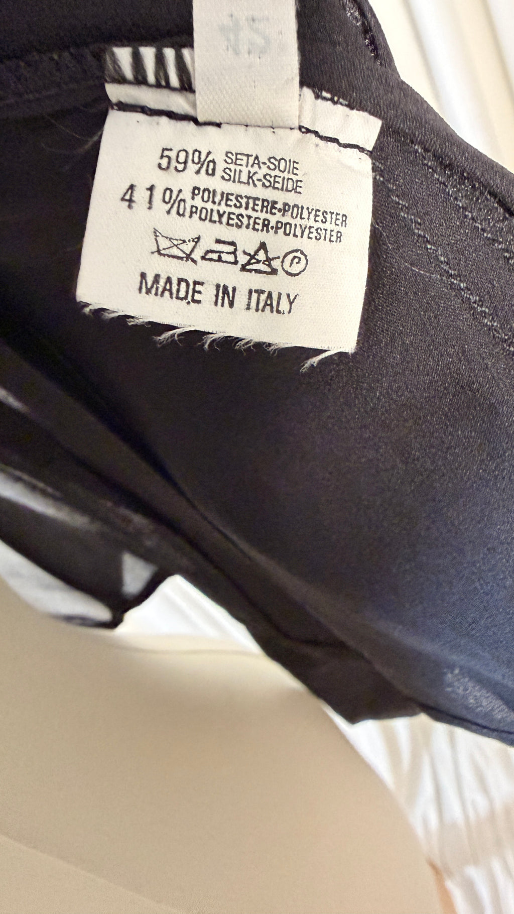 Blouse vintage en soie noire [XS]