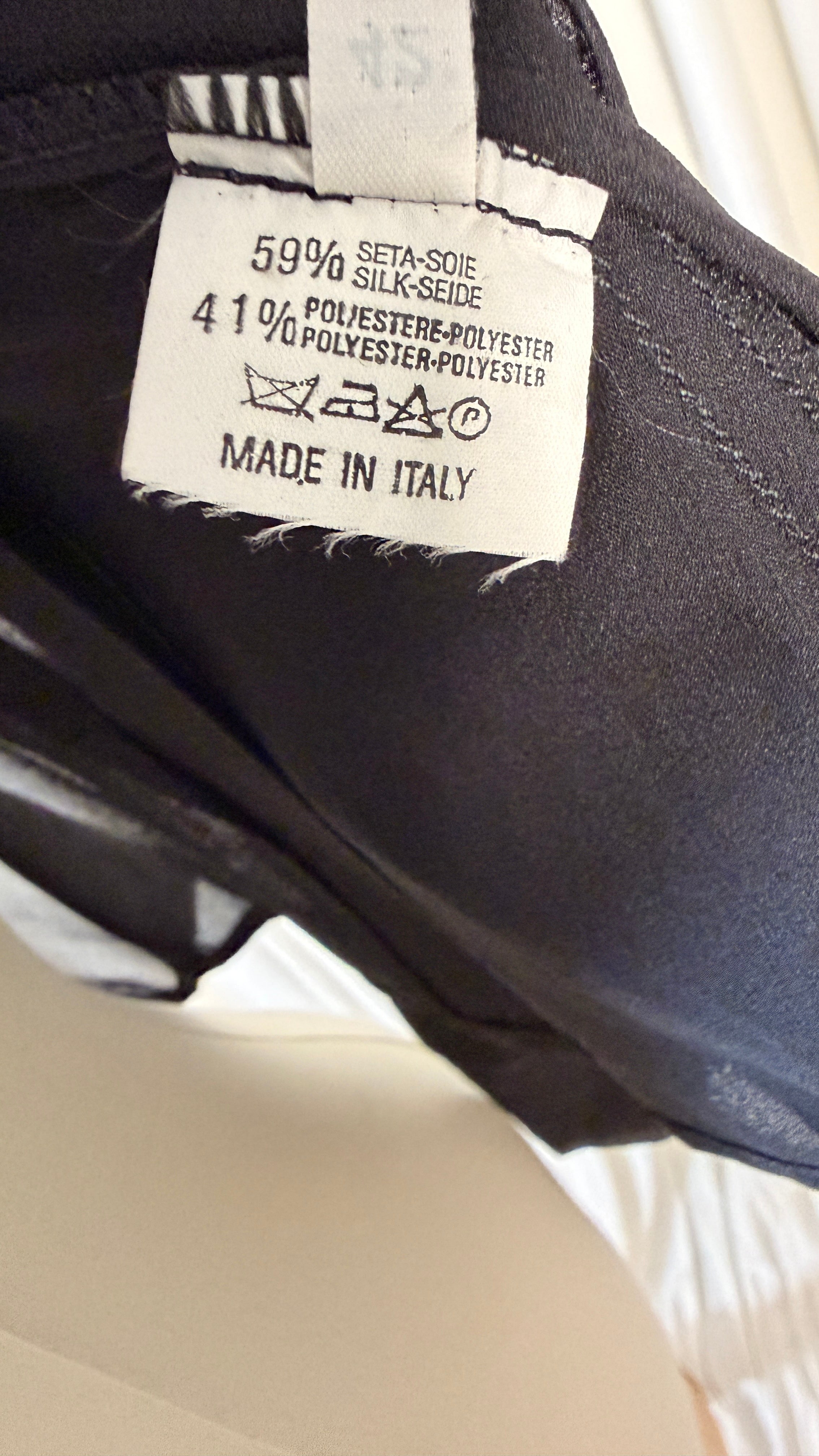 Blouse vintage en soie noire [XS]