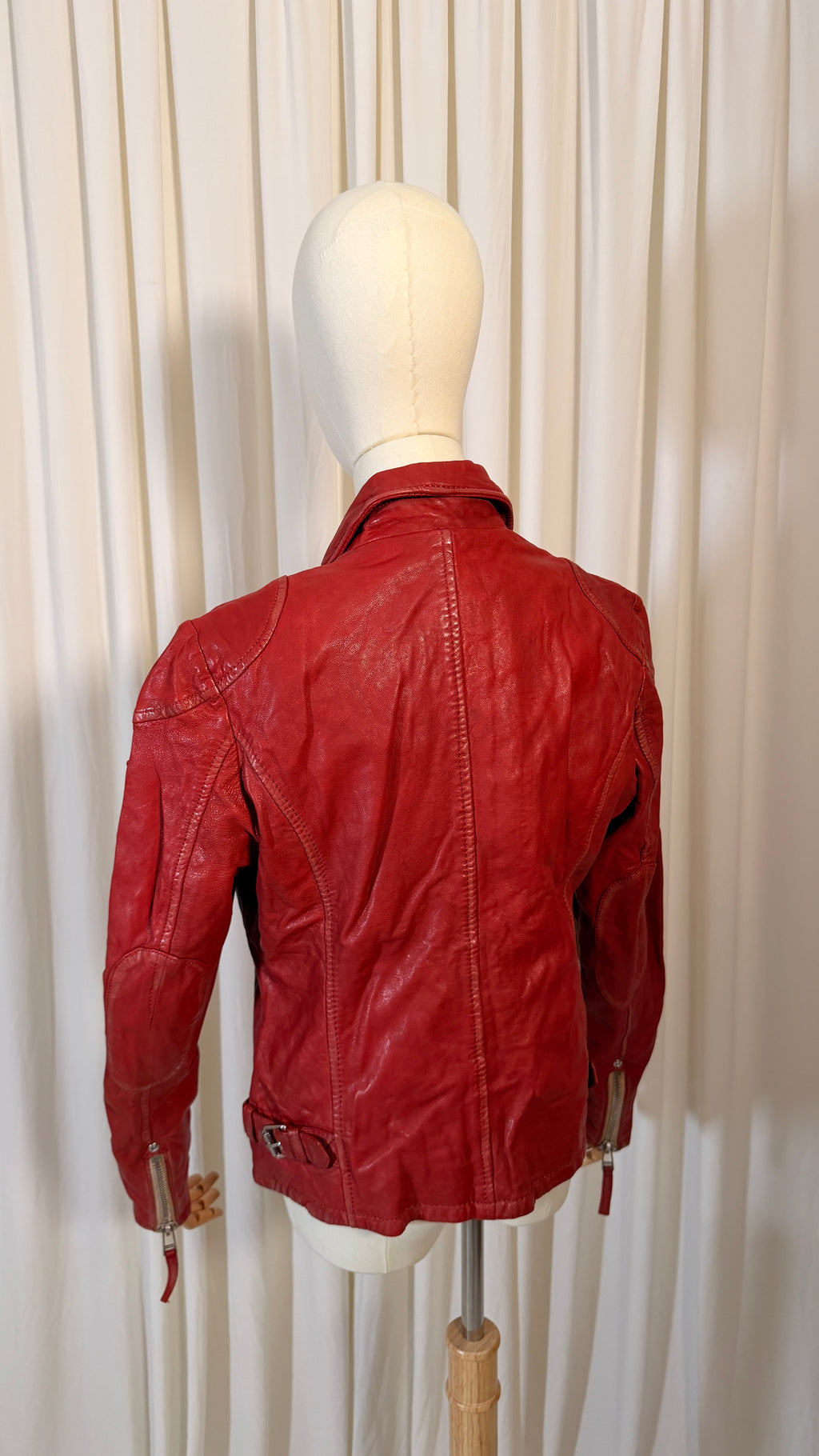 Blouson de motard en cuir rouge [L]