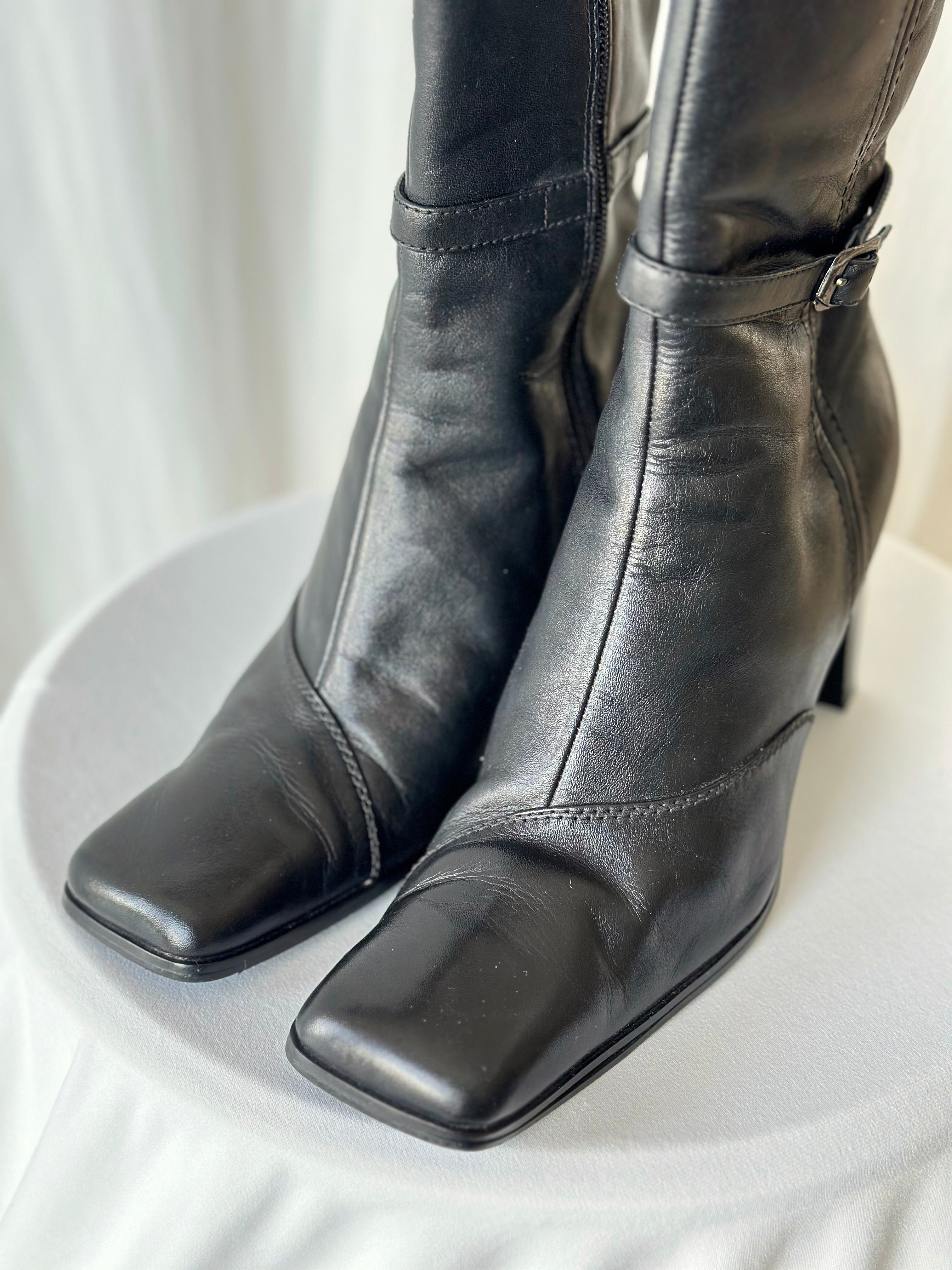 90’s Black Boots [41]