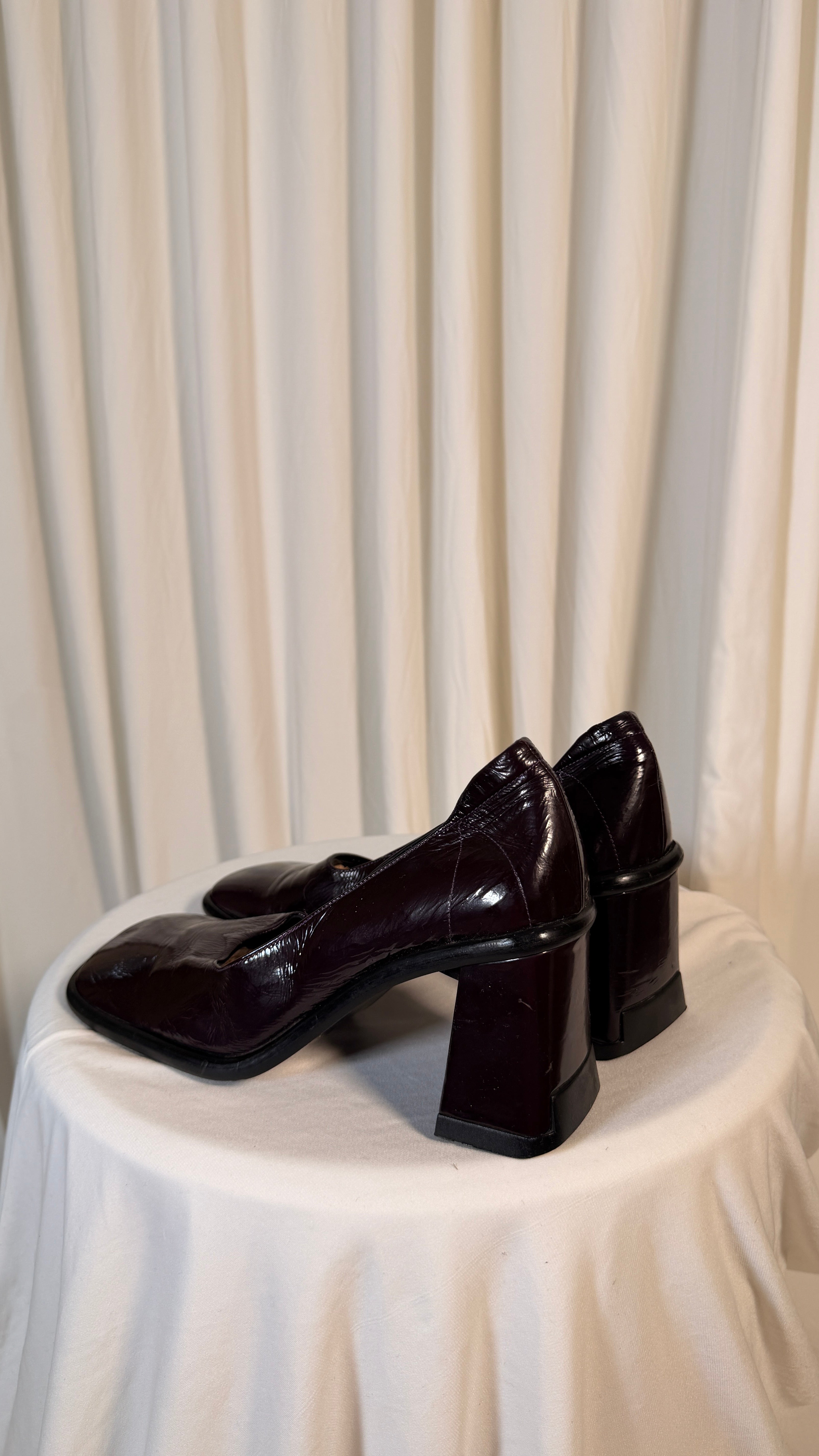 Vintage Square Toe Heels [39]