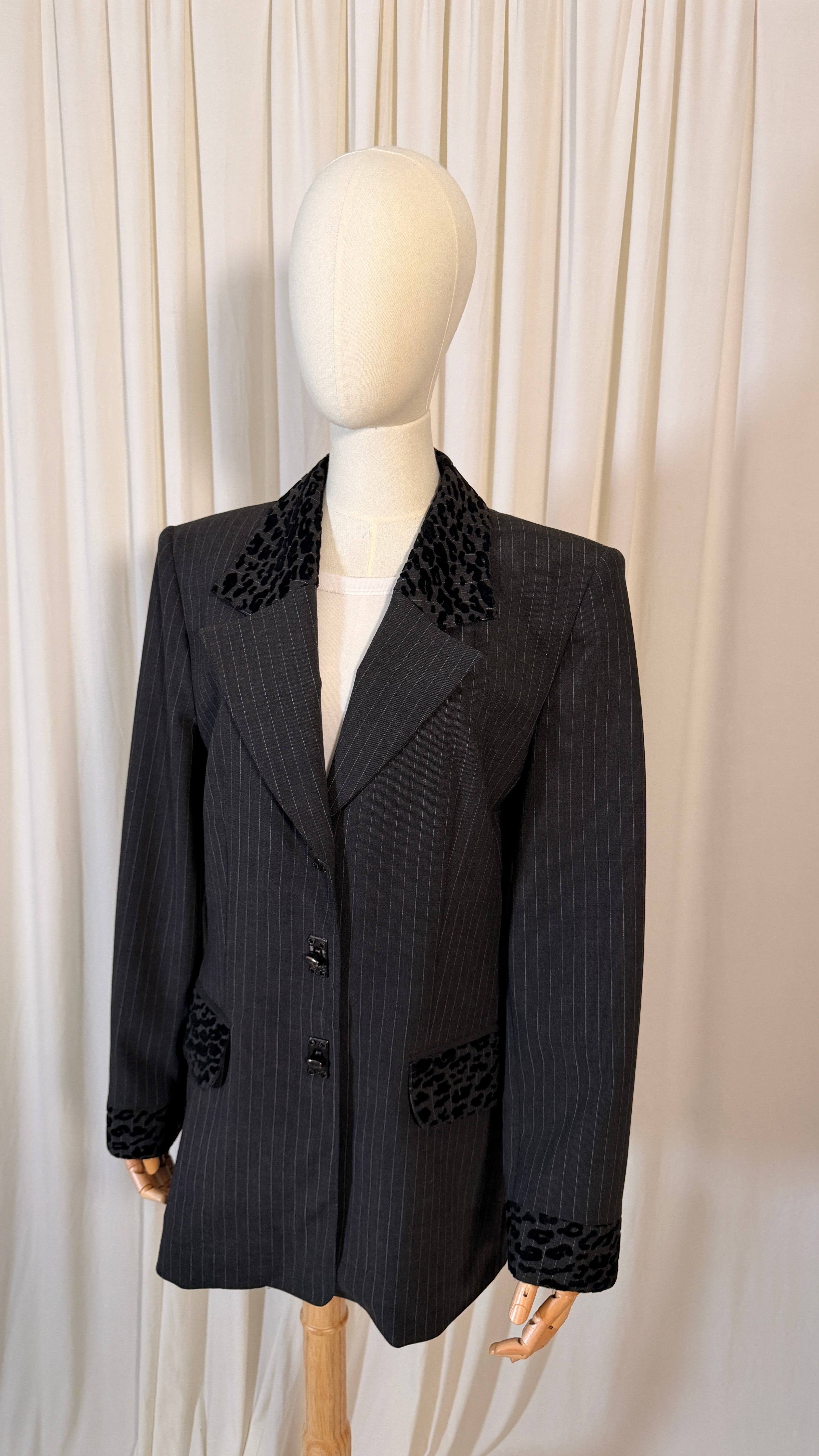 Vintage Dark Grey Suit [M]