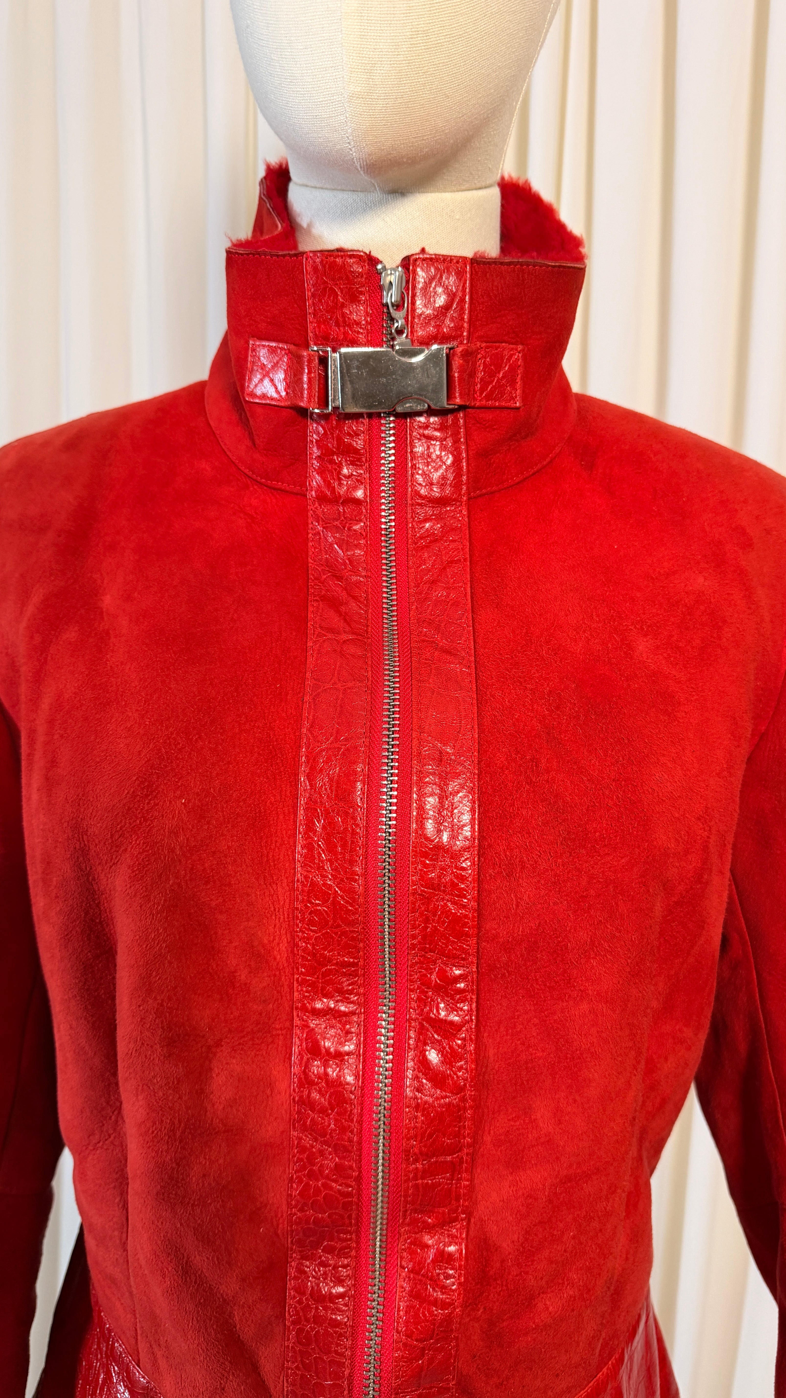 Blouson en peau lainée rouge [S]