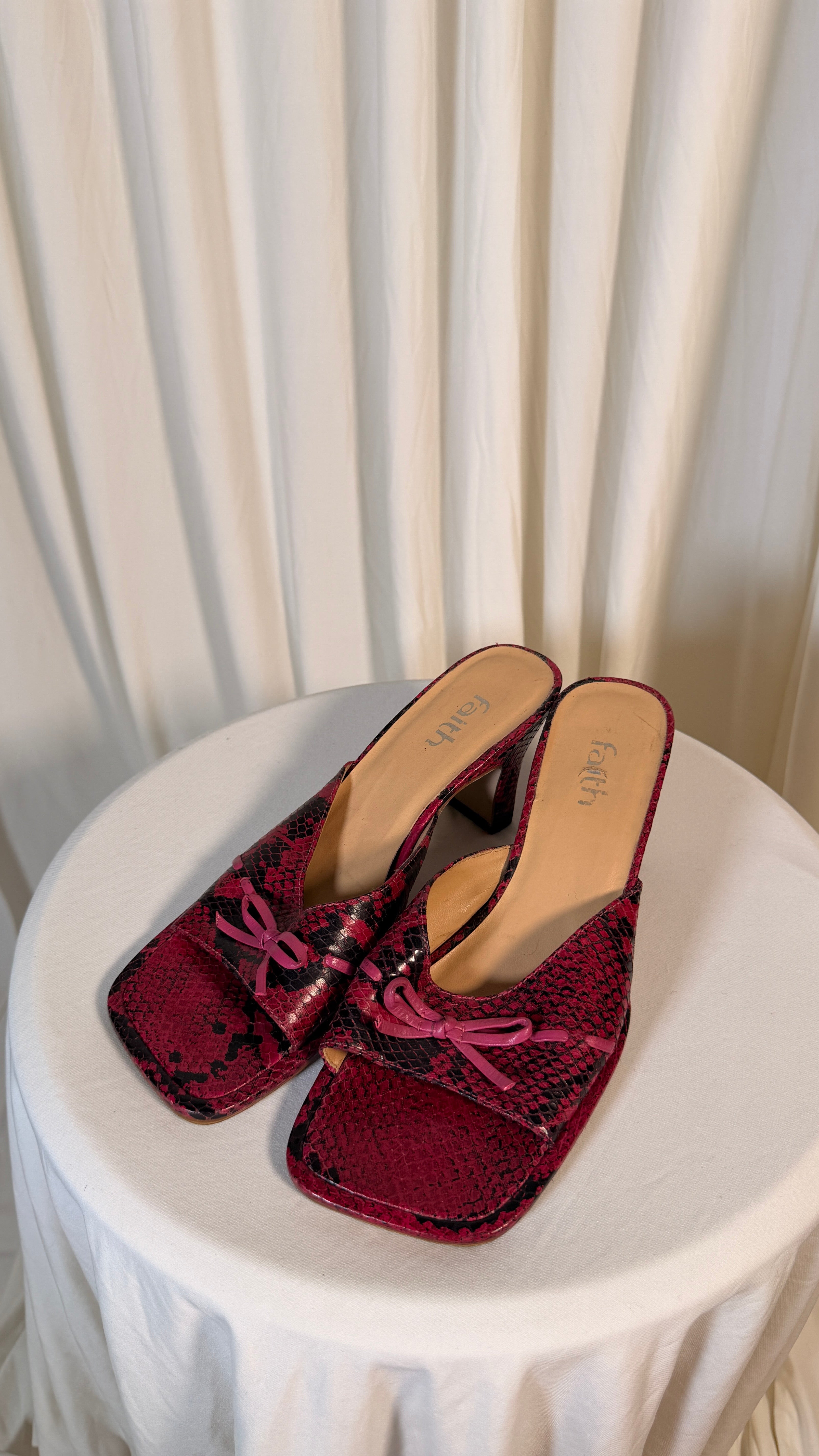 Sandales vintage carrées roses [39]