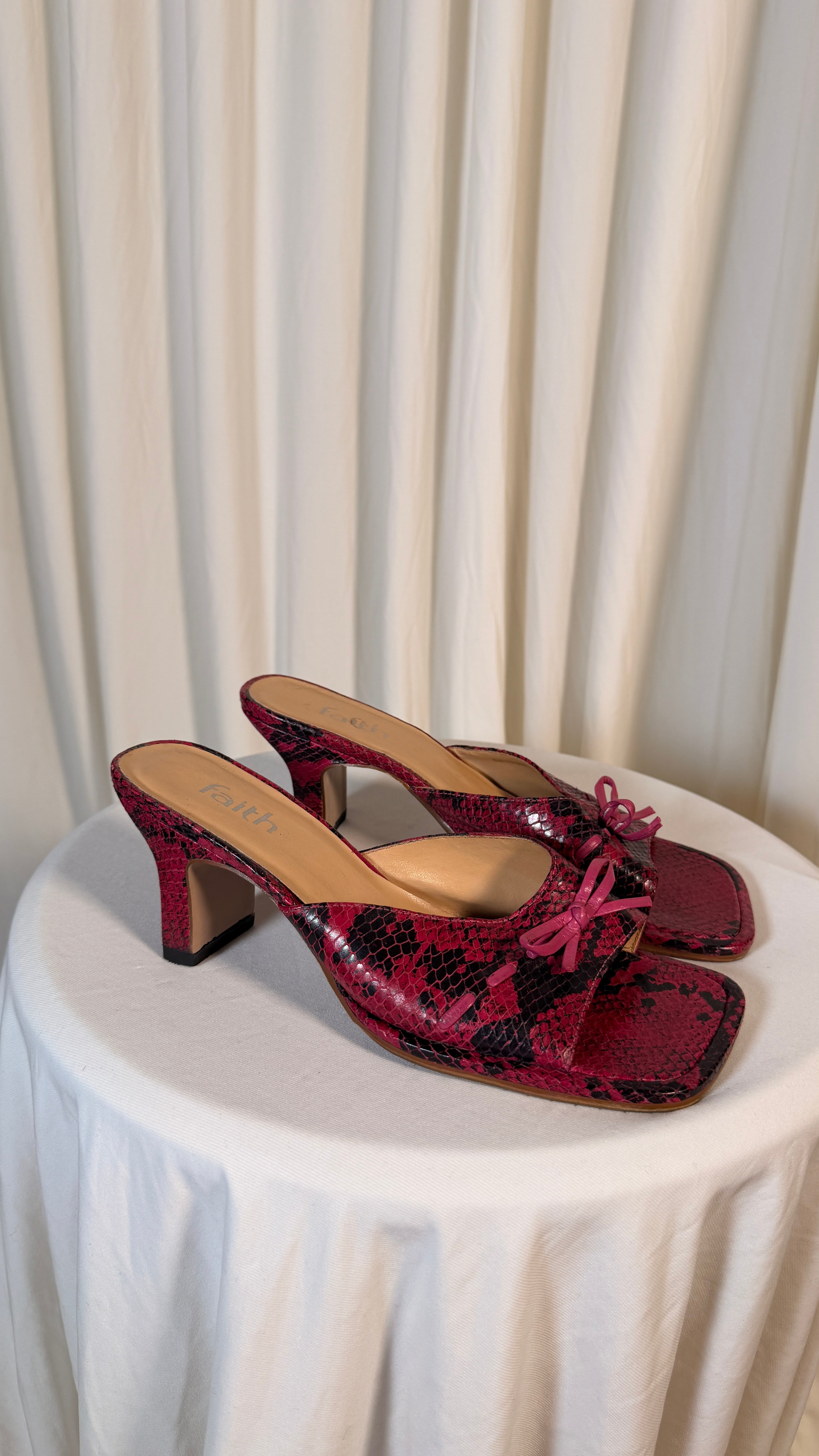 Sandales vintage carrées roses [39]