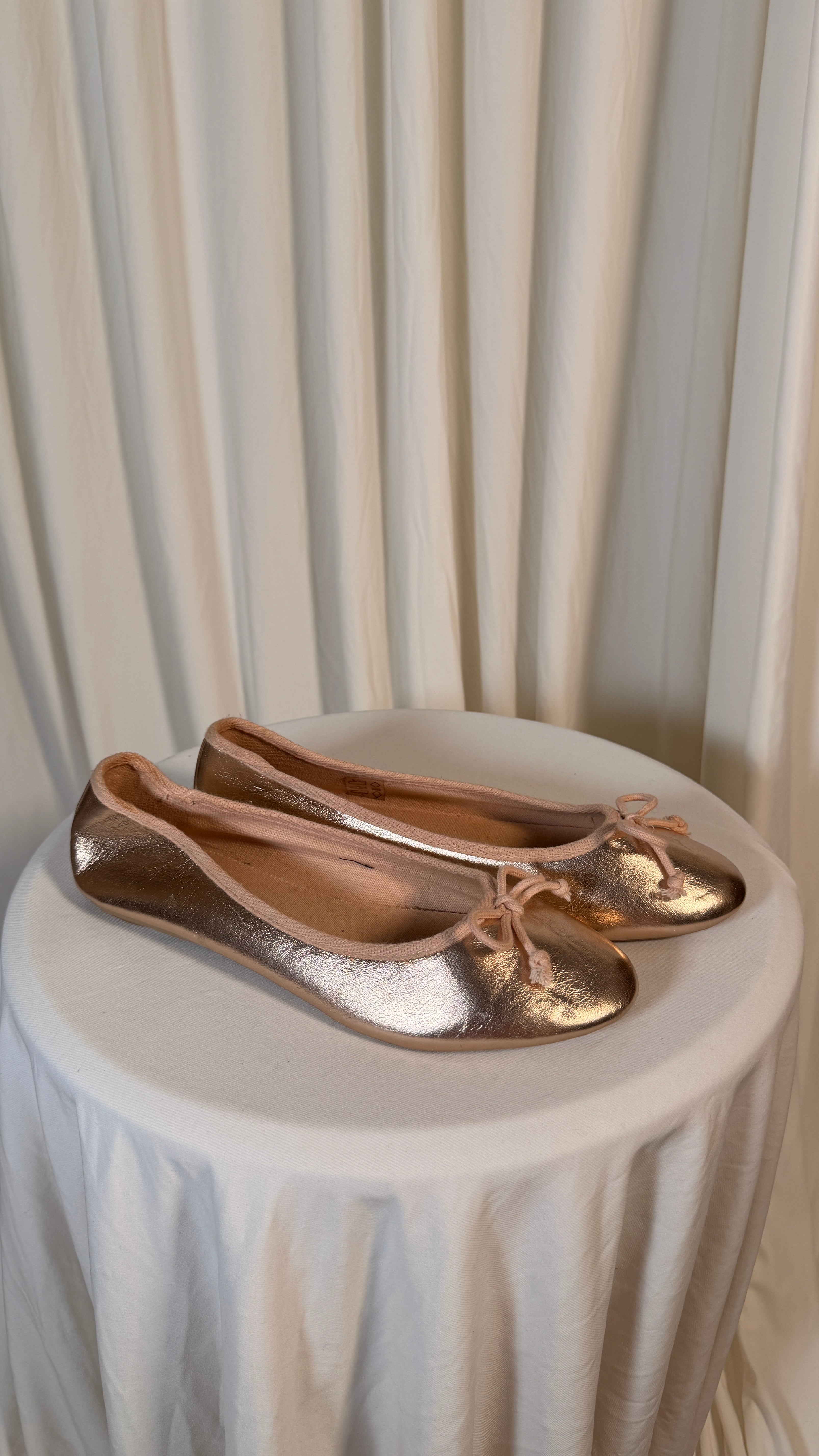 Ballerines plates dorées [39]