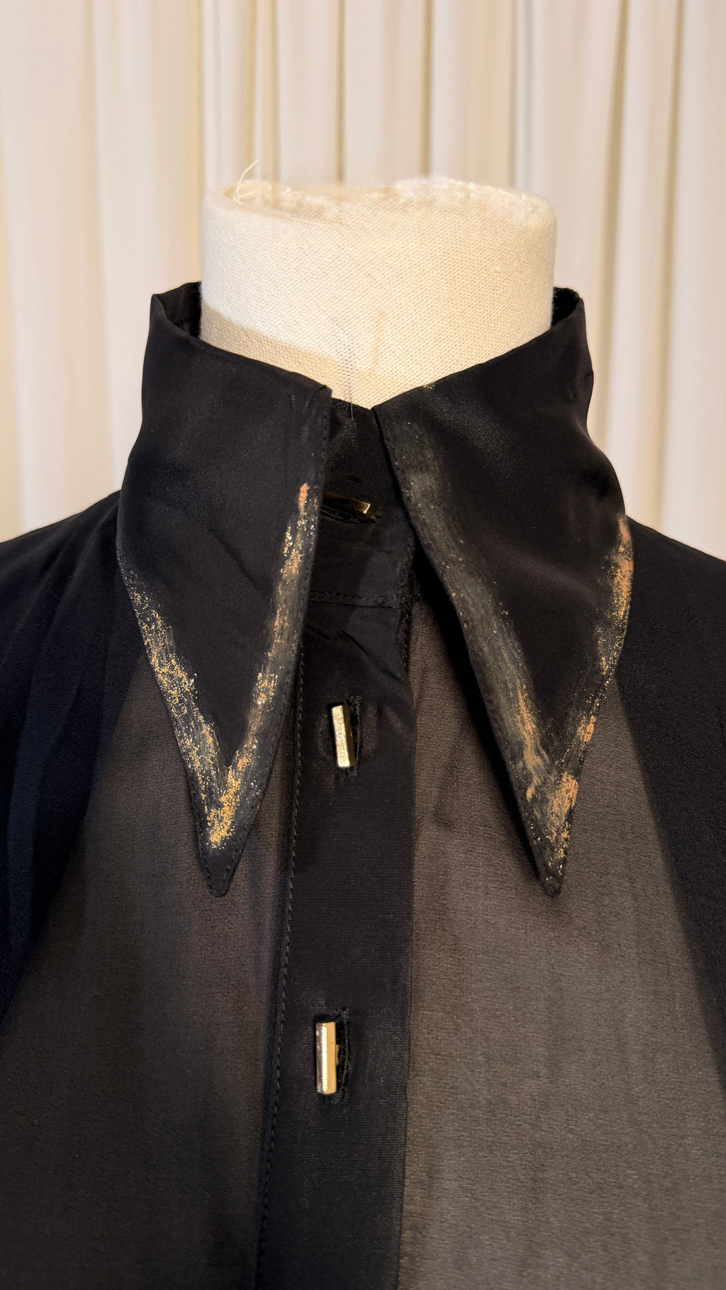 Blouse vintage en soie noire [XS]