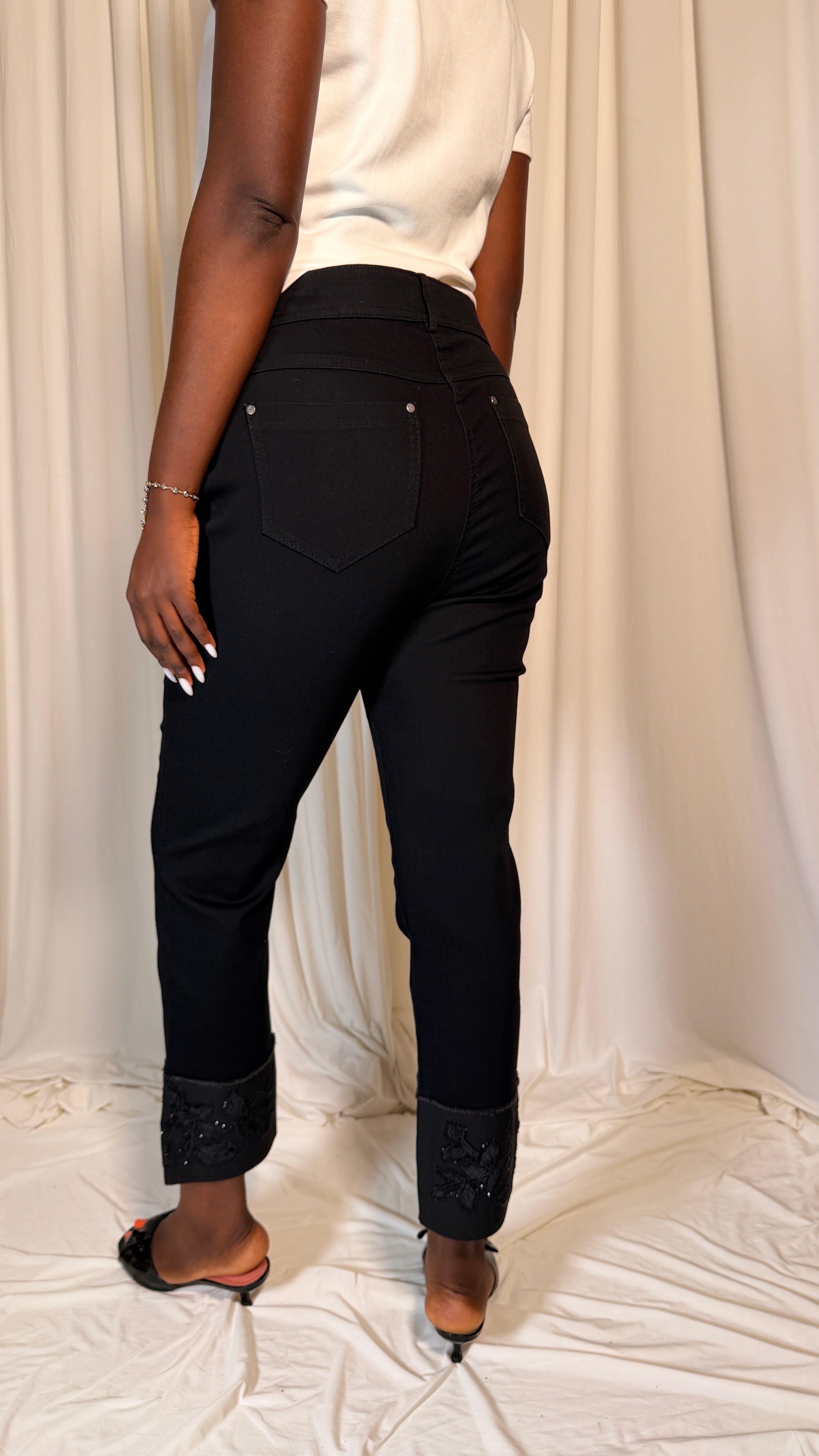 Black Capri Trousers [42]
