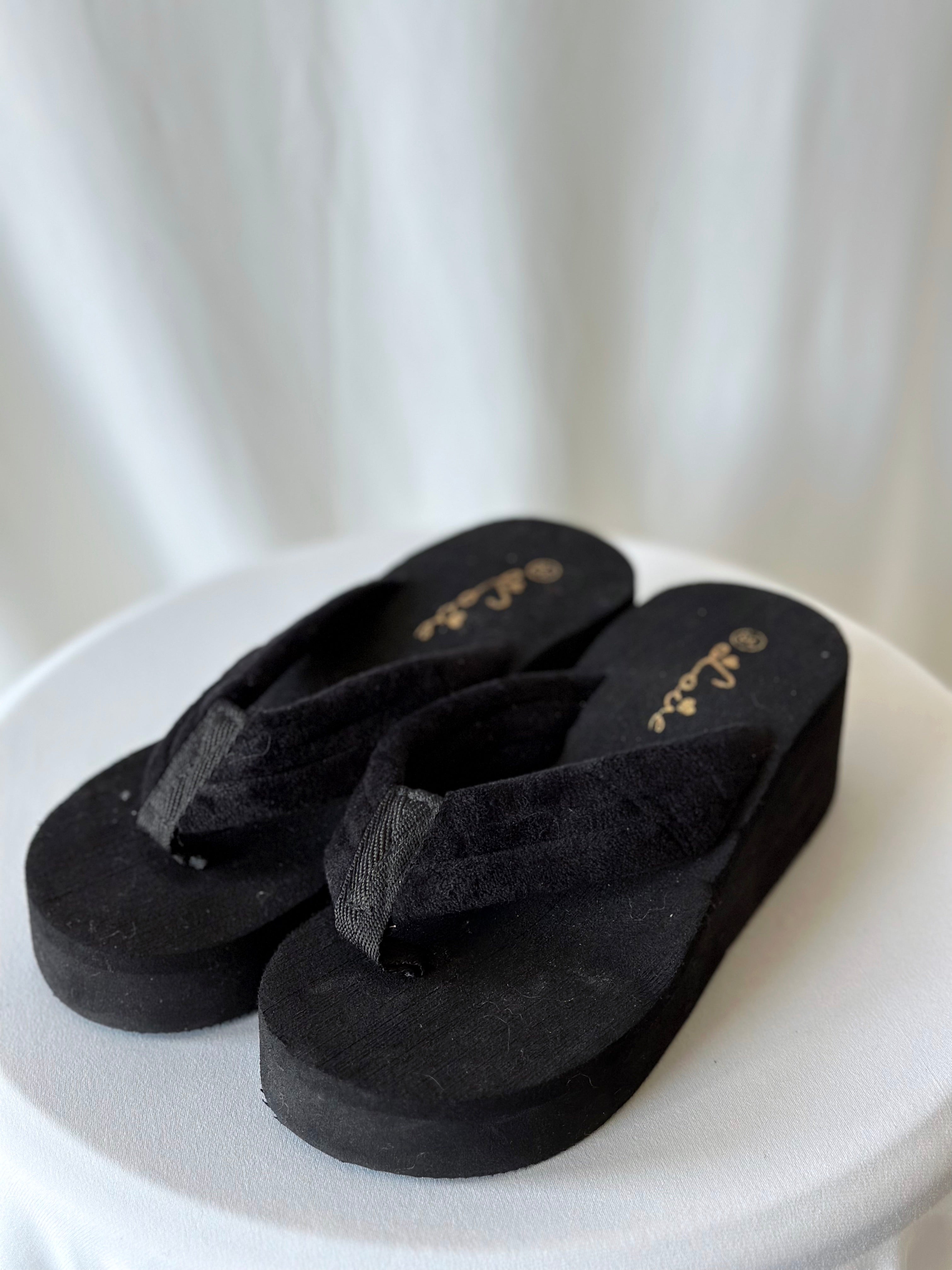 Flatforms Sandals [36]