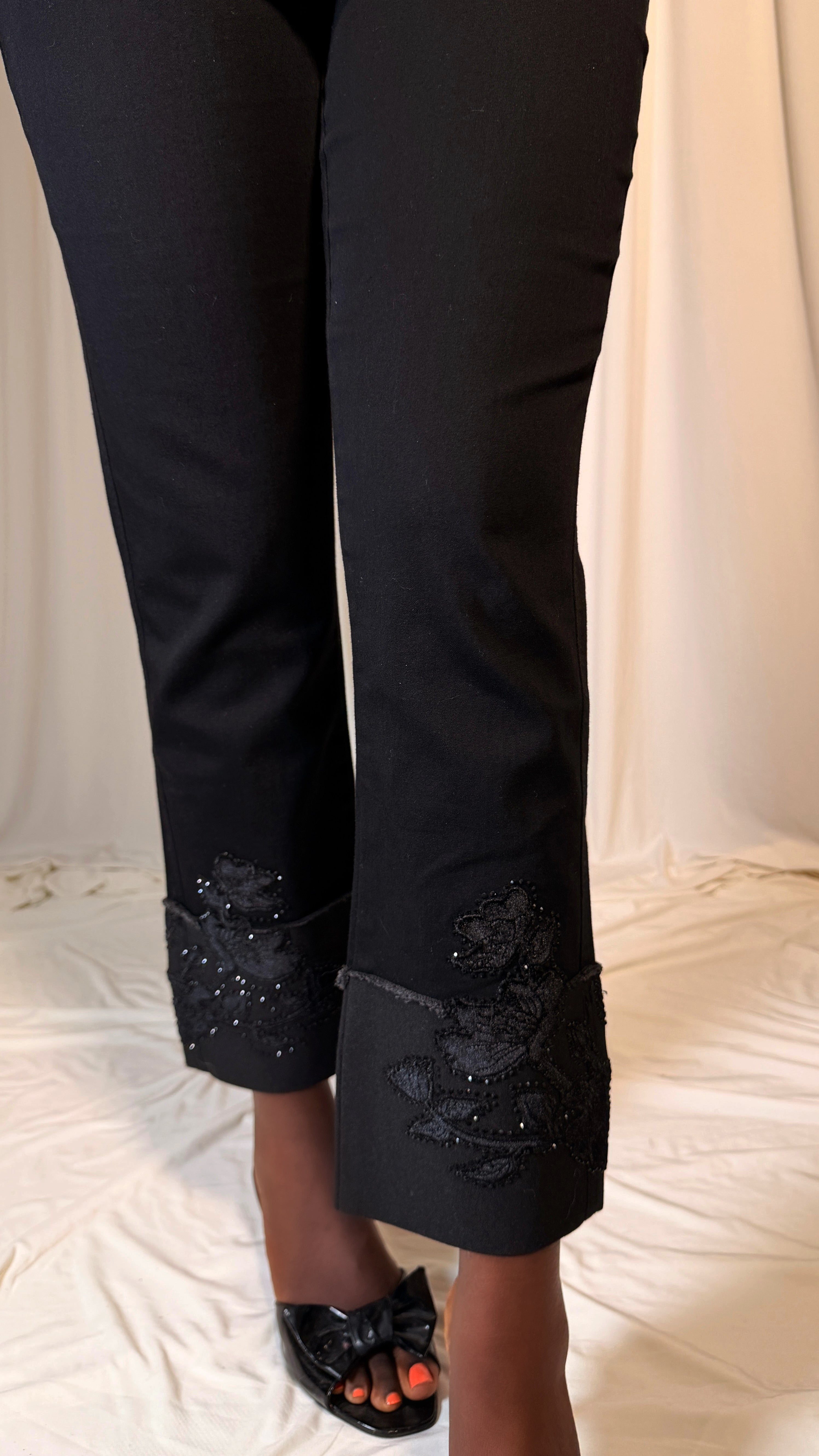 Black Capri Trousers [42]