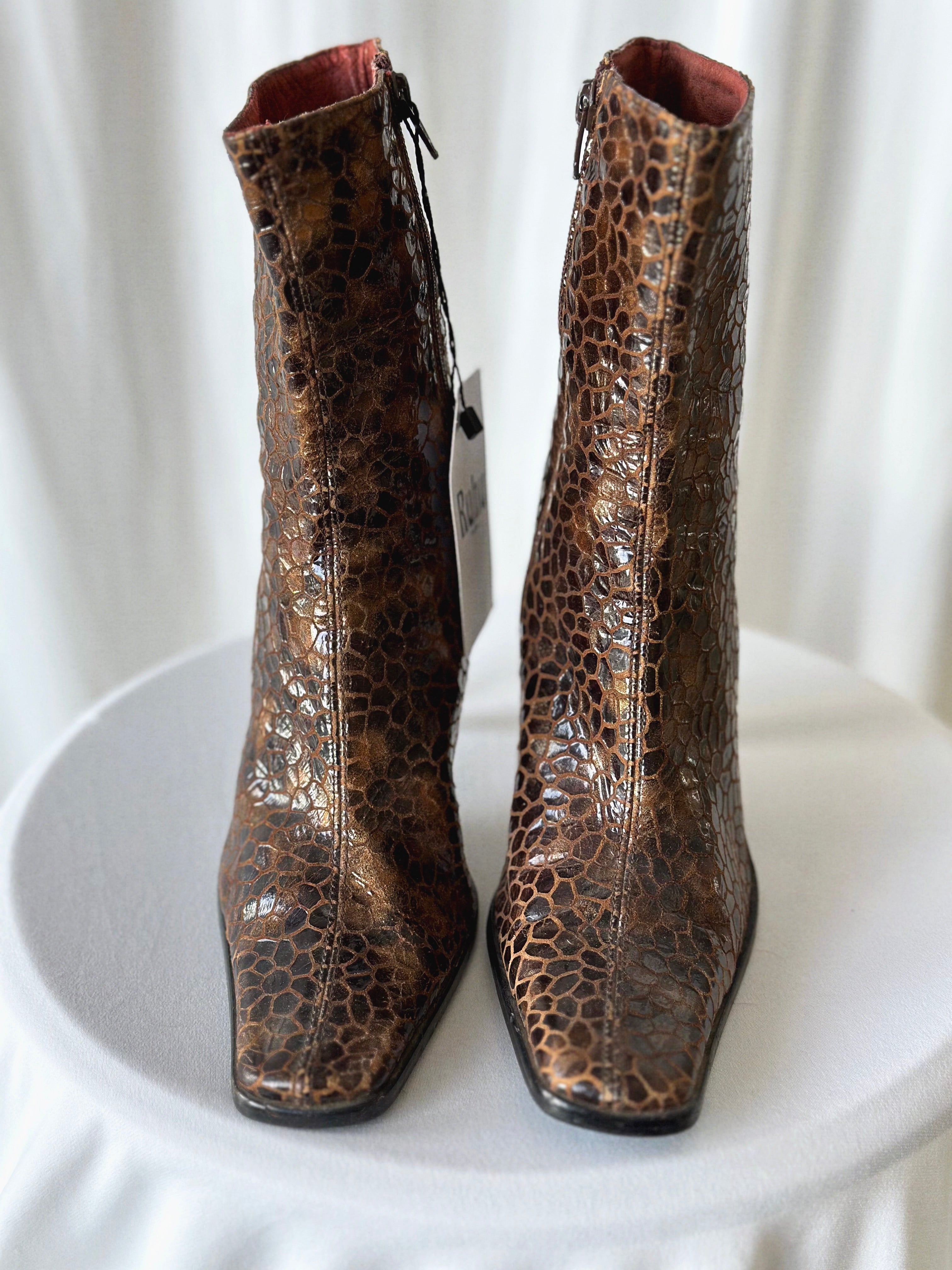 Leather Ankle Boots [39]