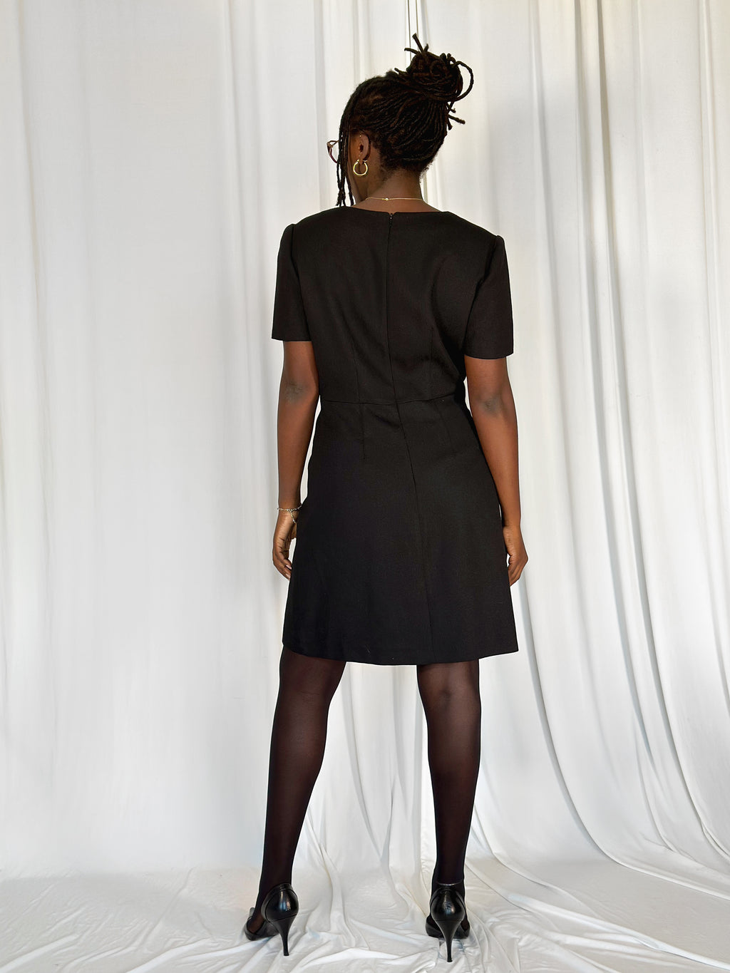 Robe noire en laine [42]