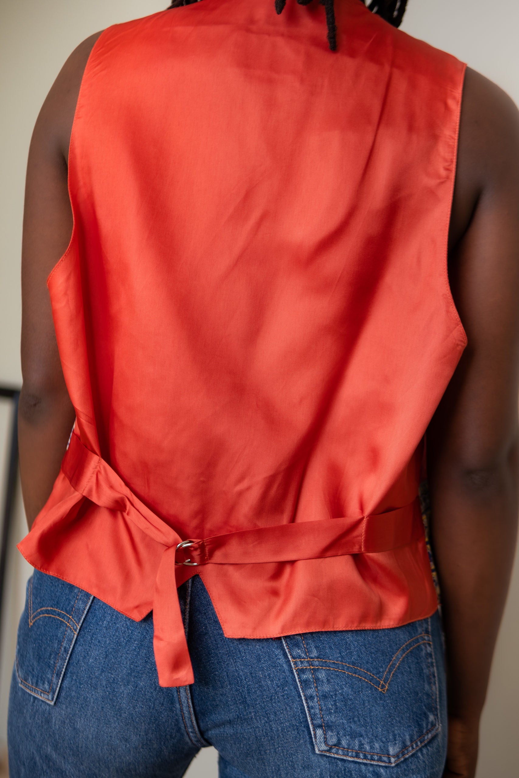 Medallion 100% silk vest [L]