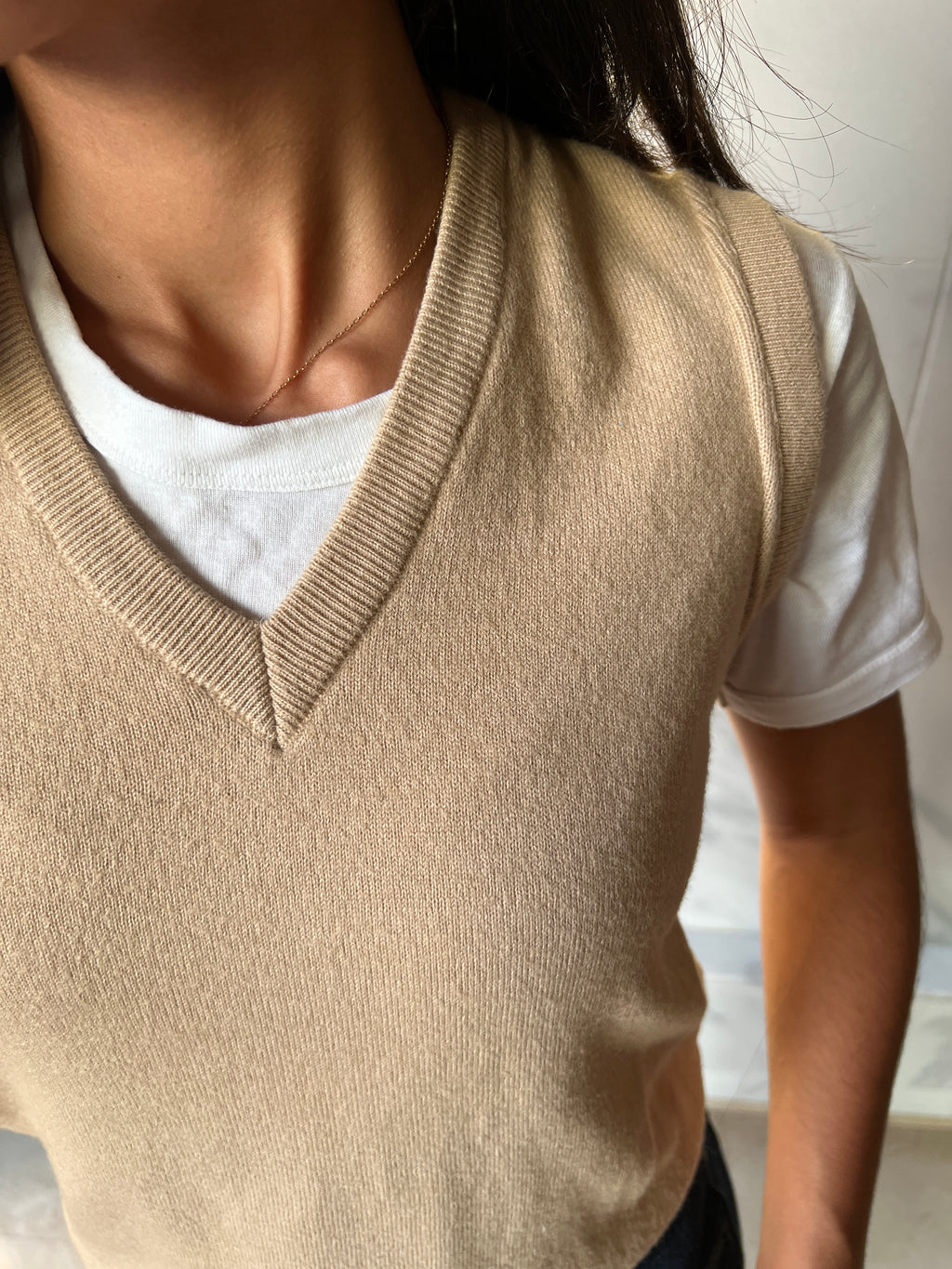 Cream sweater vest [S]